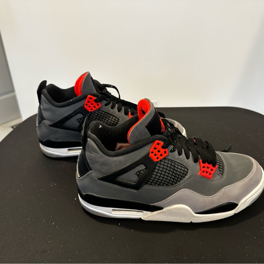 NIKE Jordan Mens Air 4 Retro